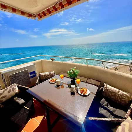 아파트 Benalbeach With Magnificent Sea View